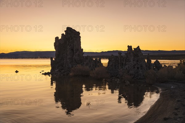 Tufa formations at Mono Lake at sunrise, Mono Lake Tufa State Reserve, California, USA, Mono Lake Tufa State Reserve, California, USA, North America