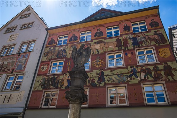 Fountain column with sculpture of an eagle with town coat of arms from 1738 on the eagle fountain in the old town centre of Wangen im Allgaeu, Upper Swabia, Baden-Wuerttemberg, Germany, Europe