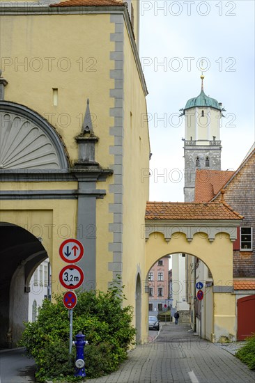 The Westertor, one of Memmingen's historic city gates, in the west of the old town centre of Memmingen, Swabia, Bavaria, Germany, exterior view, Europe