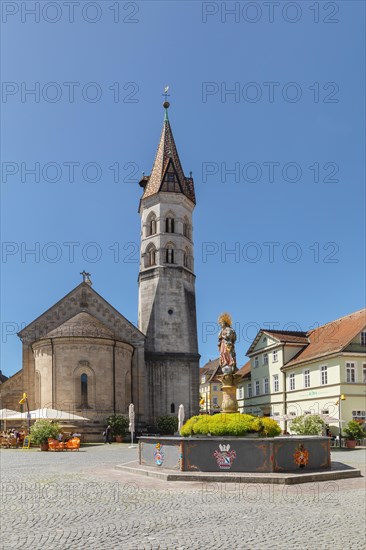 St John's Church and St Mary's Fountain on the market square, Schwaebisch Gmuend, Baden-Wuerttemberg, Germany, Schwaebisch Gmuend, Baden-Wuerttemberg, Germany, Europe