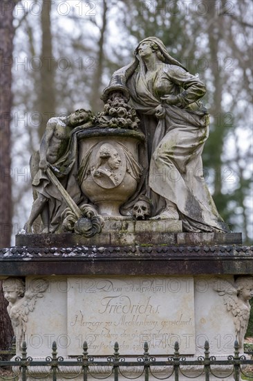 Monument to Duke Friedrich zu Mecklenburg (1717-1785) in Ludwigslust Palace Park, created in 1788 by the sculptor Rudolf Kaplunger, Ludwigslust, Mecklenburg-Vorpommern, Germany, Europe