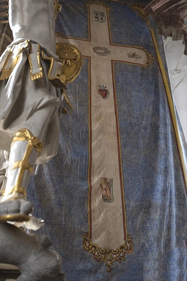 Historic Lenten Shroud hangs behind the Holy Sepulchre, St Wendelin, Kirchenweg 8, Eyershausen, Lower Franconia, Bavaria, Germany, Europe