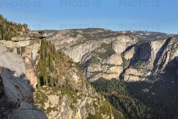 Overhanging Rock at Glacier Point, with a view of Yosemite Valley, Yosemite National Park, California, United States, USA, Yosemite National Park, California, USA, North America