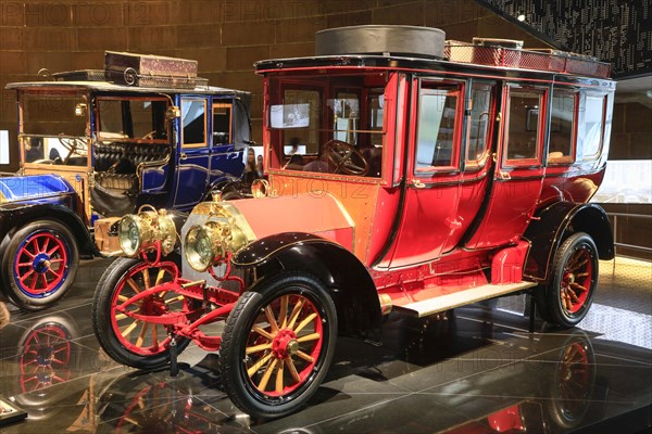 Mercedes-Simplex 60 hp touring saloon from 1907, Mercedes-Benz Museum, Stuttgart, Baden-Wuerttemberg, Germany, Europe