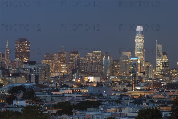 View from Dolores Park to the skyline of San Francisco, California, USA, San Francisco, California, USA, North America