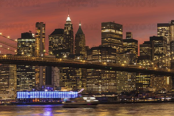 Skyline of downtown Manhattan with Brooklyn Bridge, New York City, New York, USA, New York City, New York, USA, North America
