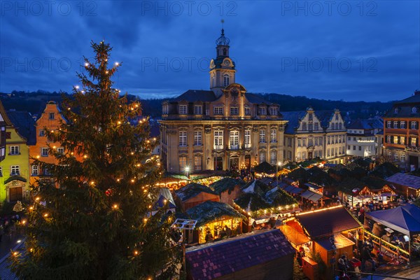 Christmas market on the market square with town hall, Schwaebisch Hall, Baden-Wuerttemberg, Germany, Schwaebisch Hall, Baden-Wuerttemberg, Germany, Europe