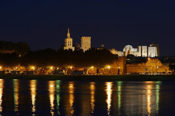 Papal Palace and Notre-Dame des Doms Cathedral at night, Avignon, Vaucluse, Provence-Alpes-Cote d'Azur, South of France, France, Europe