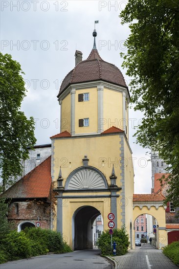 The Westertor, one of Memmingen's historic city gates, in the west of the old town centre of Memmingen, Swabia, Bavaria, Germany, exterior view, Europe