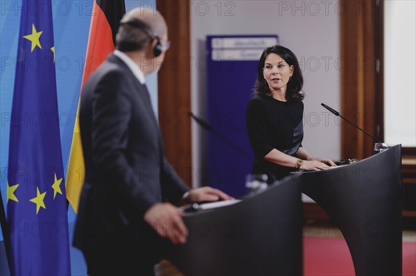 (R-L) Annalena Baerbock (Alliance 90/The Greens), Federal Foreign Minister, and Ayman Safadi, Foreign Minister of Jordan, speak to the media after a joint meeting in Berlin, 16 April 2024 / Photographed on behalf of the Federal Foreign Office