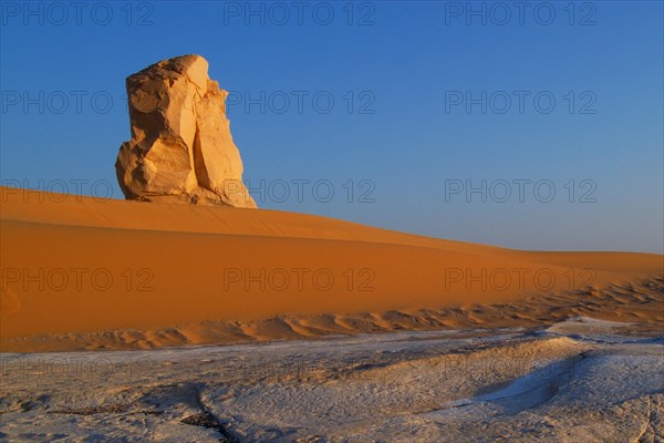 Egypt, White Desert, bizarre sandstone cliffs, Middle East, Africa