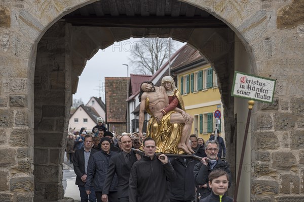 Historic Good Friday procession for 350 years with life-size wood-carved figures from the 18th century, Neunkirchen am Brand, Middle Franconia, Bavaria, Germany, Europe