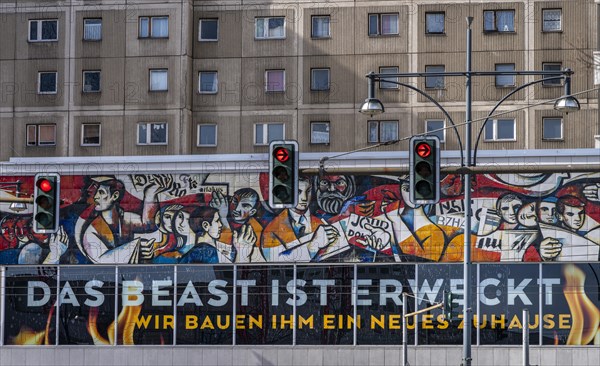 Socialist Realism, Kunst am Pressehaus am Alexanderplatz, Berlin, Germany, Europe