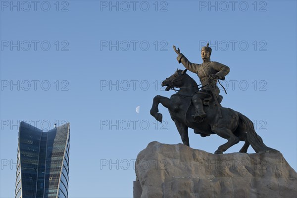 Blue Sky Tower and statue of Damdin Suekhbaatar on Sukhbaatar Square, Chinggis Square in the capital Ulaanbaatar, Ulan Bator, Mongolia, Asia