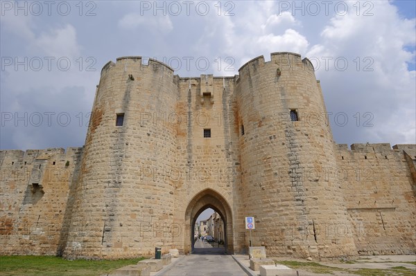 Old city wall, Aigues-Mortes, Camargue, Gard, Languedoc-Roussillon, South of France, France, Europe