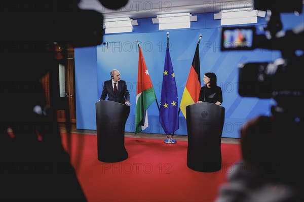 (R-L) Annalena Baerbock (Alliance 90/The Greens), Federal Foreign Minister, and Ayman Safadi, Foreign Minister of Jordan, speak to the media after a joint meeting in Berlin, 16 April 2024 / Photographed on behalf of the Federal Foreign Office