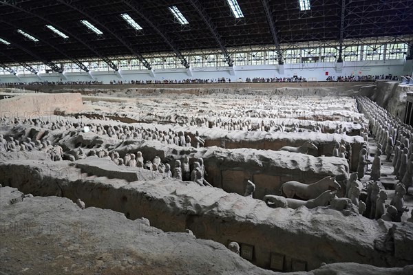 Figures of the terracotta army, Xian, Shaanxi Province, China, Asia, Overview of the terracotta army in an archaeological site in China, Xian, Shaanxi Province, China, Asia