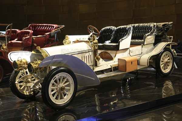 Mercedes 75 hp double phaeton, the first series-produced automobile from Daimler-Motoren-Gesellschaft with a six-cylinder engine, here an open touring car with two rows of seats from 1908, Mercedes-Benz Museum, Stuttgart, Baden-Wuerttemberg, Germany, Europe