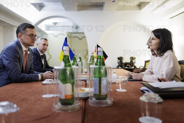 Annalena Baerbock (Alliance 90/The Greens), Federal Foreign Minister, meets Dmytro Kuleba, Foreign Minister of Ukraine, during the meeting of the G7 Foreign Ministers in Capri, 18 April 2024. Photographed on behalf of the Federal Foreign Office