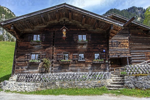 Old farmhouse, now a museum, in the historic mountain farming village of Gerstruben, Dietersbachtal, near Oberstdorf, Allgaeu Alps, Oberallgaeu, Allgaeu, Bavaria, Germany, Europe