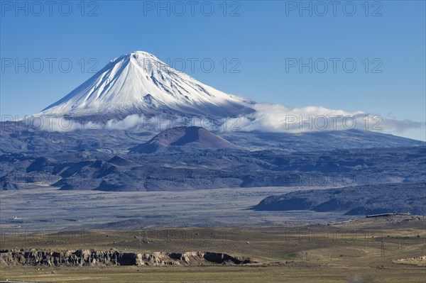 View over the snowcapped Mount Ararat, Dogubayazit, Turkey, Asia