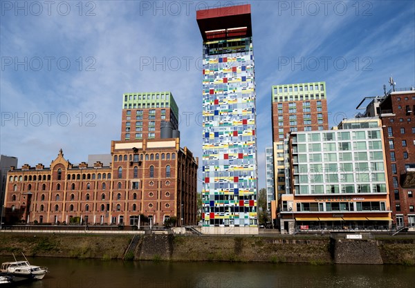 Mitte high-rise building Colorium by architect William Allen Alsop, Duesseldorf Media Harbour, North Rhine-Westphalia, Germany, Europe