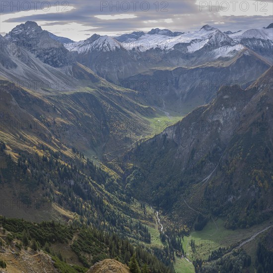 Mountain panorama from the Laufbacher-Eckweg into the Oytal, Allgaeu Alps, Allgaeu, Bavaria, Germany, Europe
