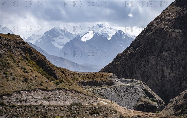 Mountain pass in the Tien Shan, at the Chong Ashuu Pass, Kyrgyzstan, Issyk Kul, Kyrgyzstan, Asia