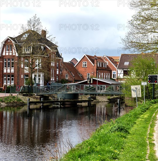 Am Roten Siel, bicycle and pedestrian bridge Witwenbruecke, Emden, East Frisia, Lower Saxony, Germany, Europe
