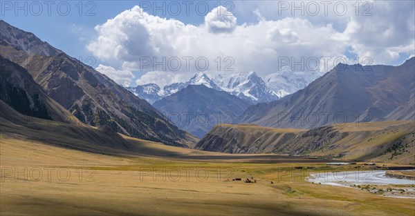Mountain valley and river in the Tien Shan, Engilchek Valley, Kyrgyzstan, Issyk Kul, Kyrgyzstan, Asia