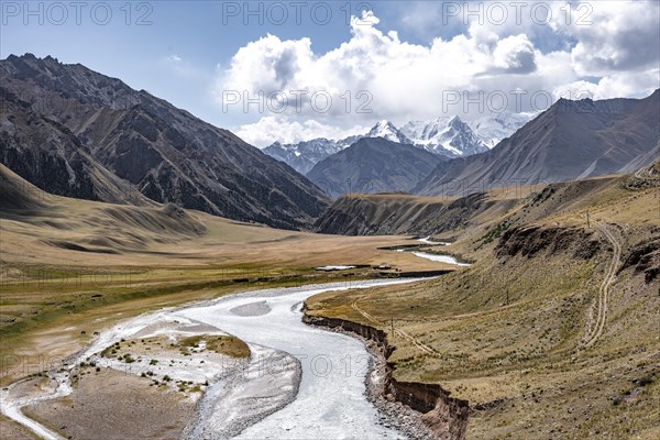 Mountain valley and river in the Tien Shan, Engilchek Valley, Kyrgyzstan, Issyk Kul, Kyrgyzstan, Asia