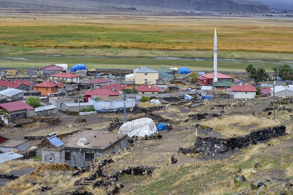 Small settlement along the road to Mount Ararat, Dogubayazit, Turkey, Asia