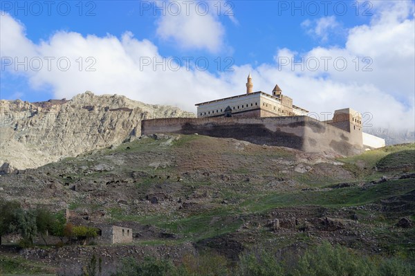 Ishak Pasha palace on hill top, Dogubayazit, Turkey, Asia