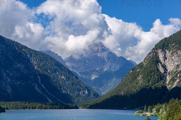 Plansee and Ammergau Alps, behind it the Thaneller, 2143m, Lechtal Alps, Tyrol, Austria, Europe