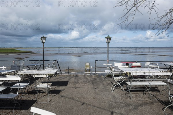 Beer garden by the sea, Altes spa hotel, Dangast, Jade Bay, North Sea, Lower Saxony, Germany, Europe