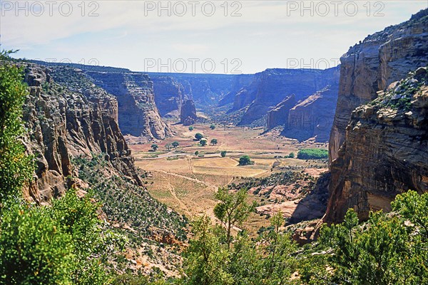 Canyon de Chelly National Monument, area of the Navajo Nation in the north-east of the US state of Arizona. The nearest town is Chinle. Colorado Plateau, Arizona, USA, North America
