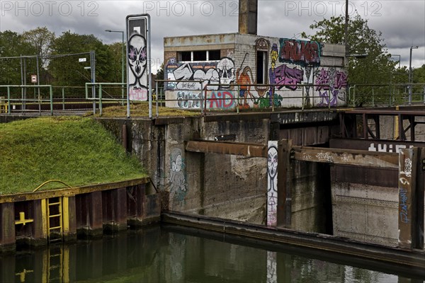 Old, no longer used Wanne-Eickel lock in bad weather, north chamber, Lost Place, Rhine-Herne Canal, Herne, Ruhr area, Germany, Europe