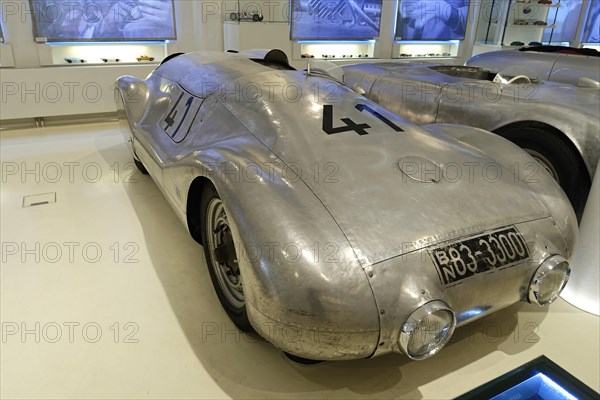 PETERMAX MUeLLER WELTREKORDWAGEN, Historic racing car in a museum setting with starting number 4 on the bodywork, AUTOMUSEUM PROTOTYP, Hamburg, Hanseatic City of Hamburg, Germany Europe