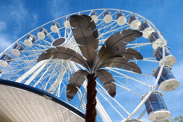 Ferris wheel with metal Palm tree, Spring Festival Deggendorf, Lower Bavaria, Bavaria, Germany, Europe
