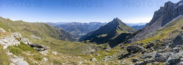 Panorama, View from the Carnic main ridge with rocky mountain peaks, Carnic High Trail, Carnic main ridge, Carnic Alps, Carinthia, Austria, Europe