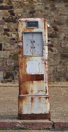 Lonely, rusty petrol pump on Route 66