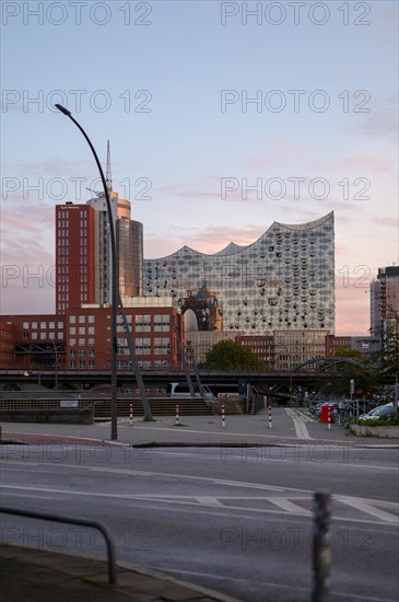 Elbe Philharmonic Hall in the evening, sunset, twilight, Hamburg, Germany, Europe