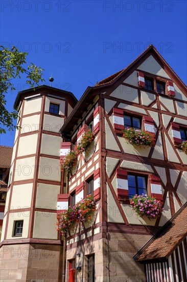 Imperial Castle, with fountain house and half-timbered houses in the castle, Nuremberg Castle, Nuremberg, Middle Franconia, Franconia, Bavaria, Germany, Europe