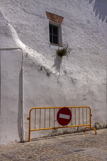 Passage prohibited on a white house wall, Vejer, Andalusia, Spain, Europe