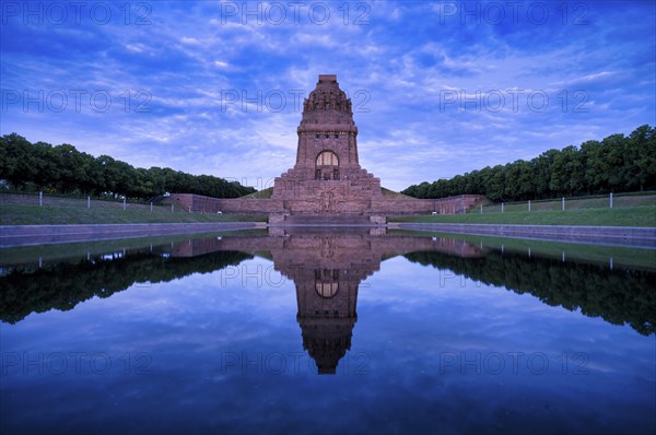 Monument to the Battle of the Nations, evening mood, reflection in the lake, blue hour, Leipzig, Saxony, Germany, Europe