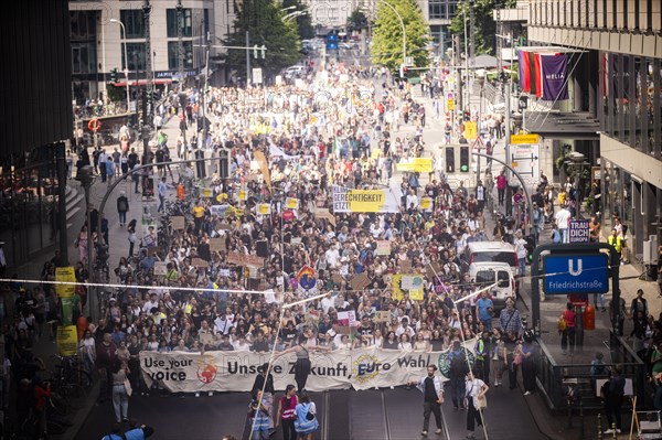 Berlin, 31.05.2024. Climate strike by Fridays For Future with over 13, 000 mostly young people in Berlin, a demonstration for the upcoming EU elections