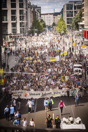 Berlin, 31.05.2024. Climate strike by Fridays For Future with over 13, 000 mostly young people in Berlin, a demonstration for the upcoming EU elections