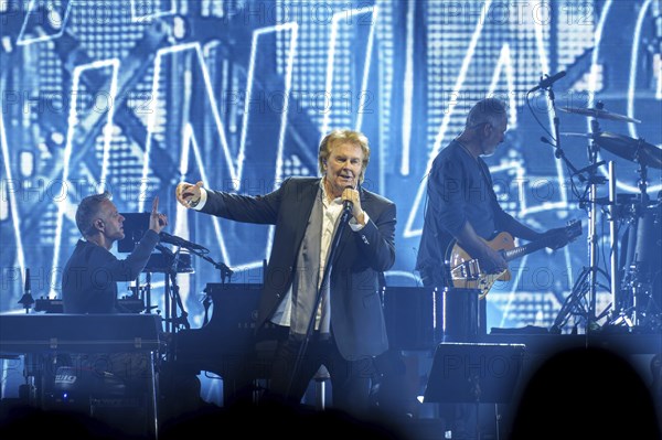 Howard Carpendale live on Let's Do It Again! Tour at the Berlin Uber Arena on 31.05.2024