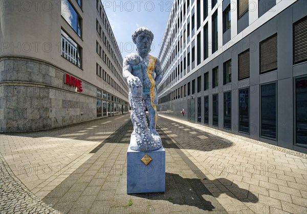 Sculpture Hallescher Schweinehirt by Carsten Theumer opposite the Hallmarkt, Halle an der Saale, Saxony-Anhalt, Germany, Europe