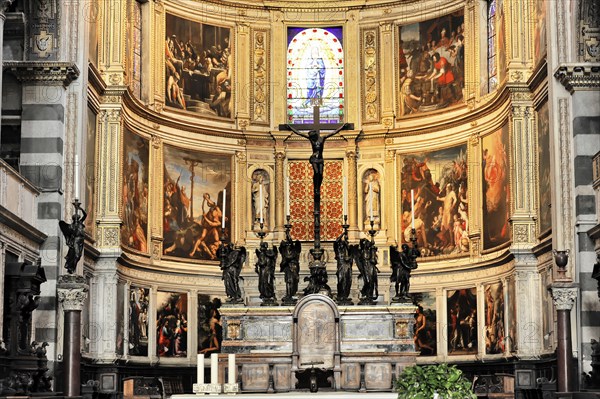 Interior view with altar area, Cathedral of Santa Maria Assunta, Pisa, Tuscany, Italy, Europe, The impressive altar in the cathedral of Pisa, decorated with detailed paintings and a crucifix, Europe
